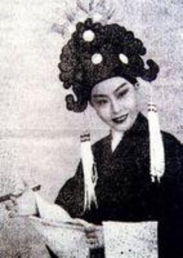 陈佩君