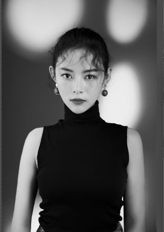 戚彩